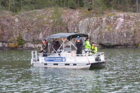 Vietä ainutlaatuinen yrityksen virkistyspäivä tai vaikka asiakastapahtuma kalastuksen parissa Vesijärvellä tai Päijänteellä. Kaikki kalastus- ja veneretkipaketit räätälöidään juuri teidän toiveiden mukaisesti.