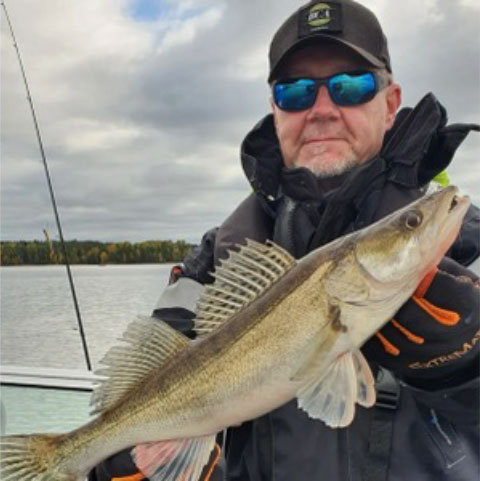 Kalastus- ja veneretket Vesijärvellä ja Päijänteellä. Kalastusretket nykyaikaisella huippuelektroniikalla ja kalastusvälineillä varustetulla kalastusveneellä. Varaa esteetön kalastuselämys ammattitaitoisen kalastusoppaamme kanssa!